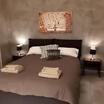 Your Home In Rome By Anna